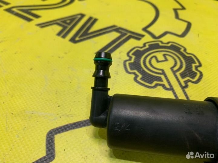 Форсунка омывателя фар передняя левая Bmw X5 E70