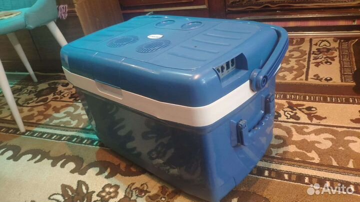 Автомобильный холодильник 12 220 в