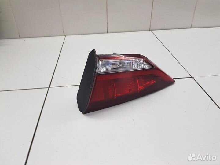 Фонарь задний внутренний правый (Genesis G80 I)