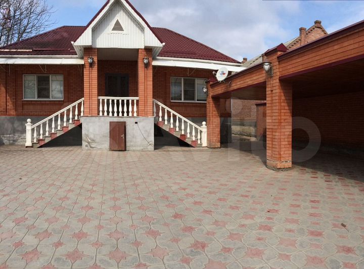 Дом 196 м² на участке 28 сот.