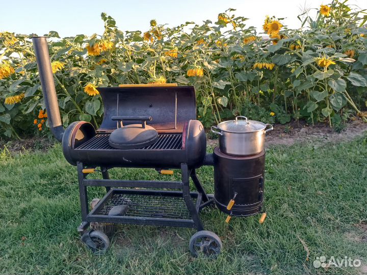 Мангал с печью под казан и трубой и коптилкай