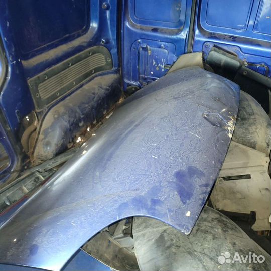 Капот на renault кангу 2001г