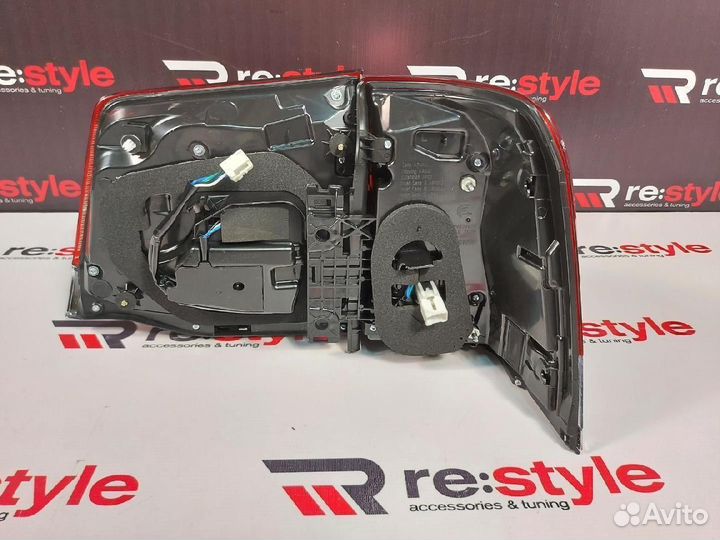 Фонари задние Toyota Land Cruiser 200 с16г