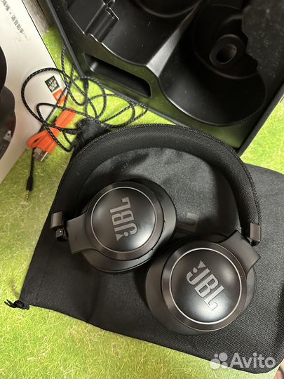 Наушники Bluetooth JBL Live 660 nc