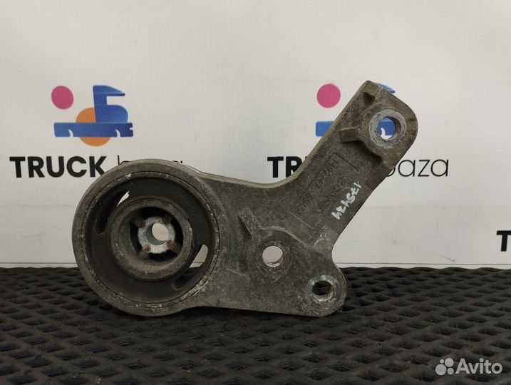 1492747 Кронштейн радиатора правый Scania 5-series