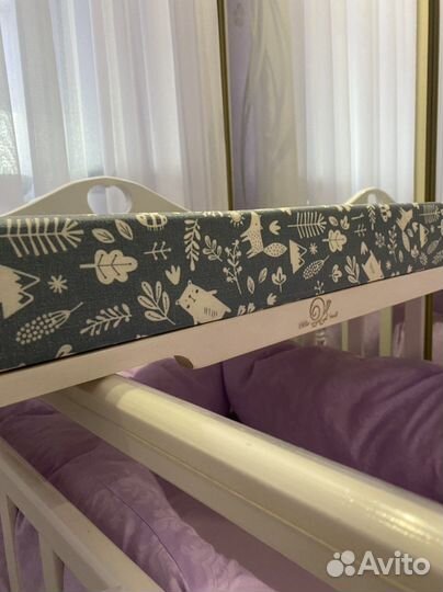 Пеленальная доска на кроватку