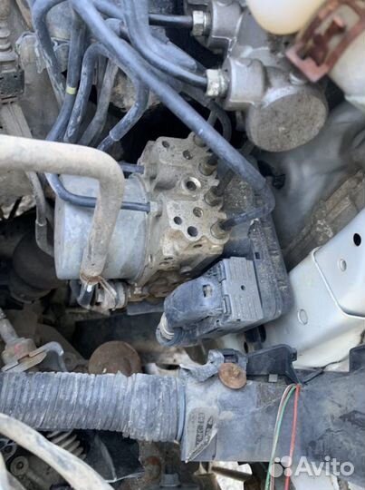 Блок Abs Toyota Rav4 v40