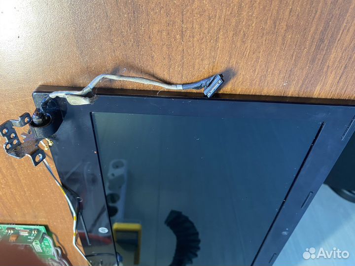 Крышка в сборе с матрицей и шлейфом на ноутбук hp