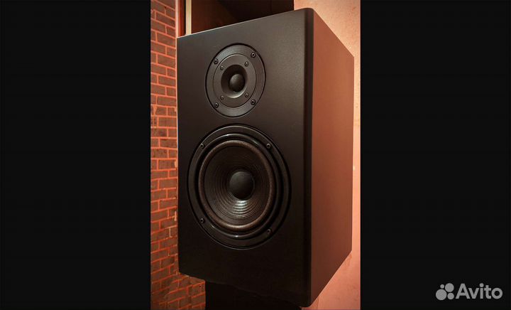 Аудиофильская полочная акустика Hi End