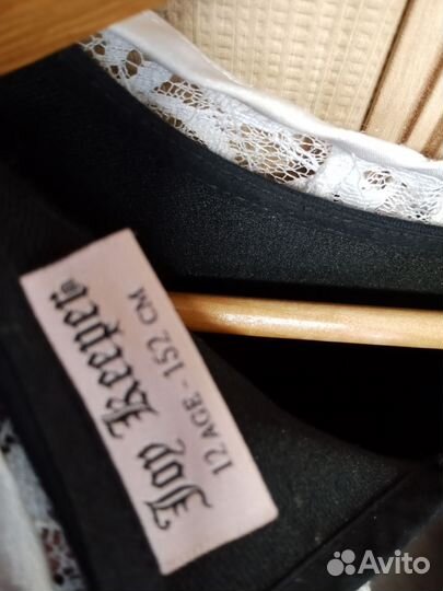 Продам школьное платье