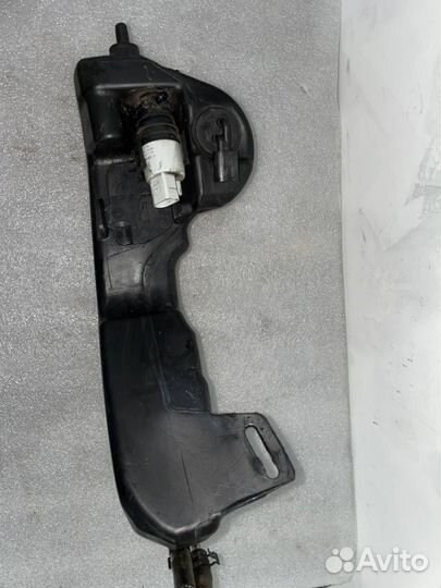 Бачок омывателя передний Mercedes-Benz C-Класс