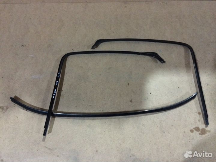 Молдинг стекла Mercedes w220