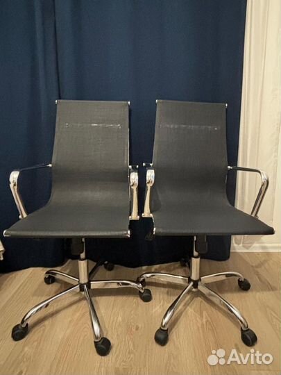 Офисные кресла 2 шт
