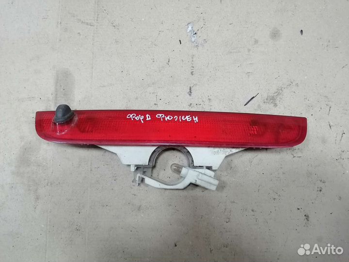 Фонарь в крышку багажника ford fusion