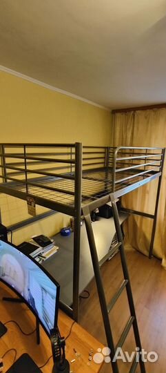 Кровать чердак IKEA свэрта со столом