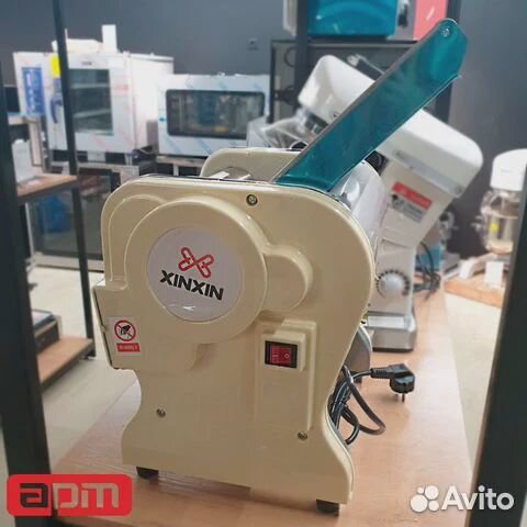 Тестораскатка-лапшерезка Xinxin DHH-240C