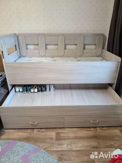 Двухъярусная кровать