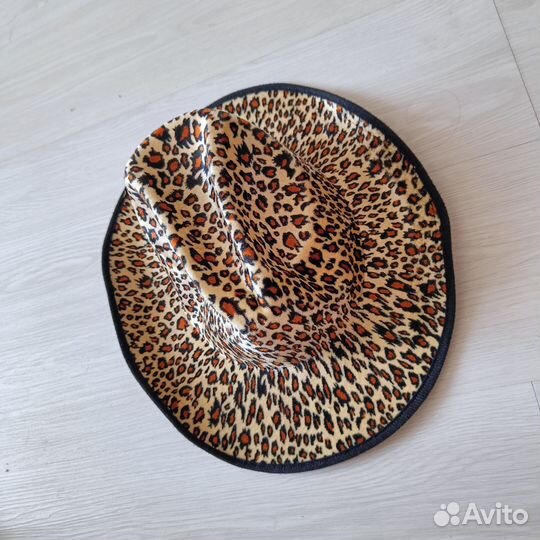 Продам новую карнавальную шляпу