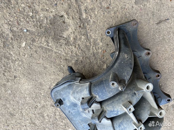 Впускной коллектор Hyundai accent