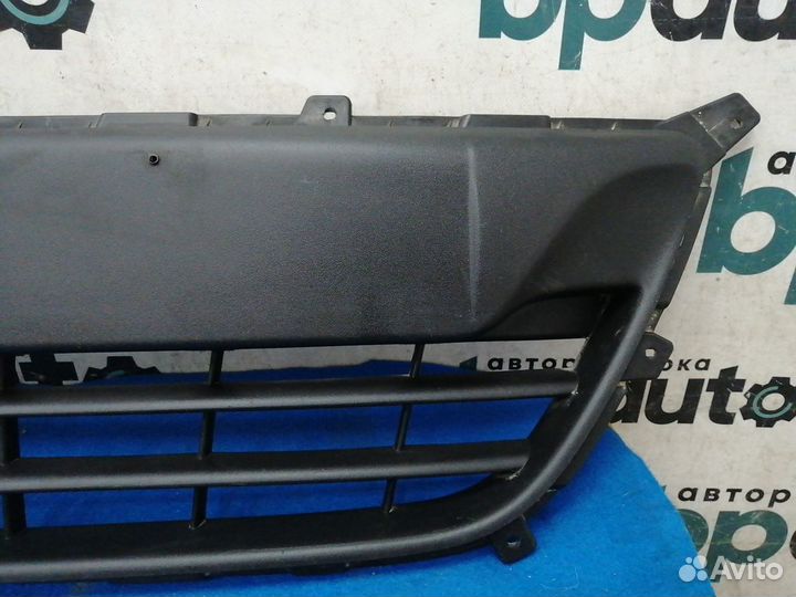 Решетка переднего бампера 86561-1J000 Hyundai I 20