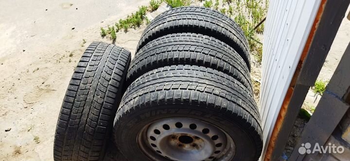 Зимние шины 215 65 16