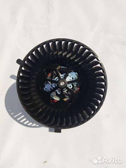Моторчик печки Шкода Фольксваген под климат