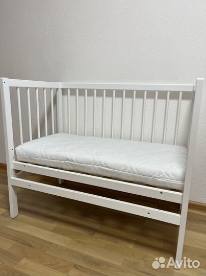 Детская приставная кроватка с матрасом