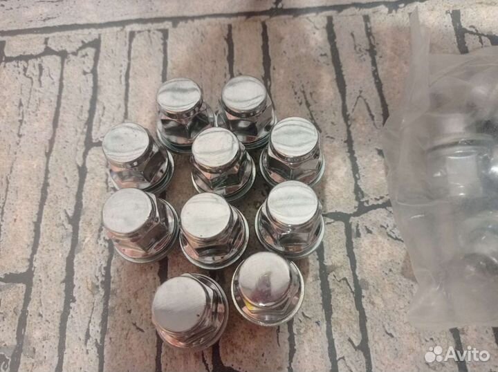 Болты на колеса