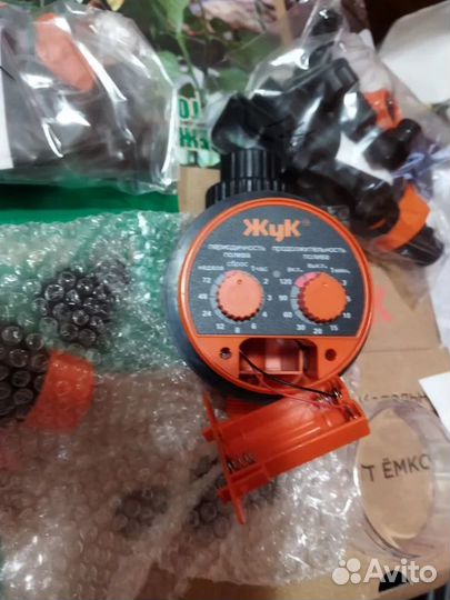 Капельный полив на 60 растений от емкости с таймер