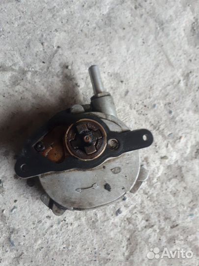 Вакуумный насос мерседес 212,204 м271