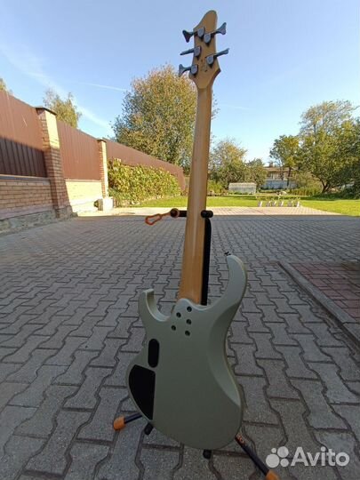 Бас гитара Ibanez BTB 205 5 струн