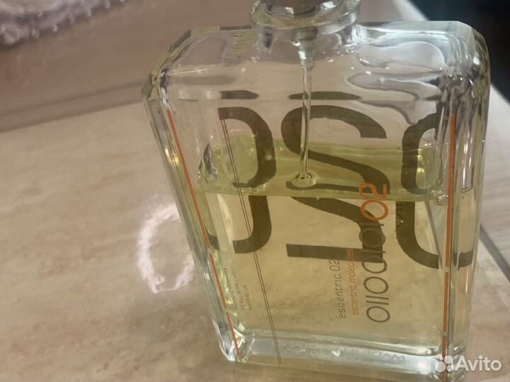 Escentric molecules molecule 02