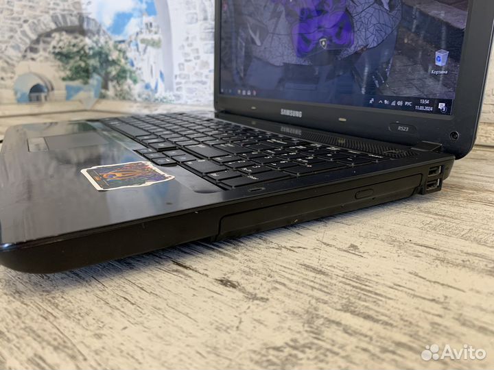 Добротный Samsung (15'6/120GB/RAM 3GB)