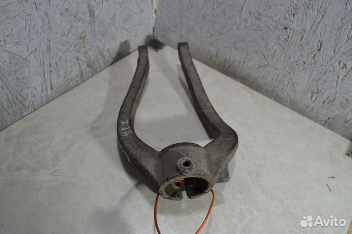 Кронштейн стойки передний правый Hyundai Sonata 5