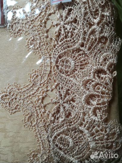 Скатерть очень красивая с кружевами
