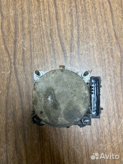 Блок ABS насос Hyundai Elantra 4 HD 1.6 G4FC 06-11