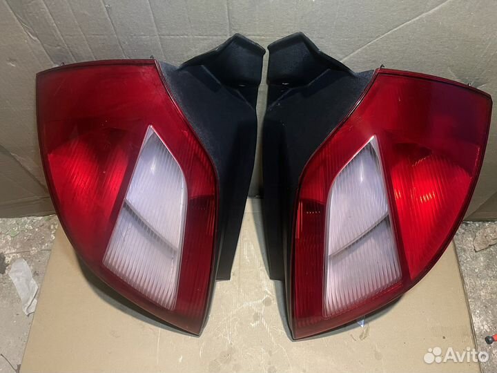 Фонарь задний левый Renault Megane 2