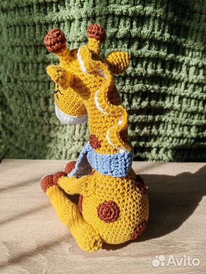 Вязаная игрушка жираф