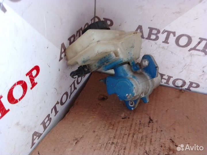 Главный тормозной цилиндр Land Rover Freelander