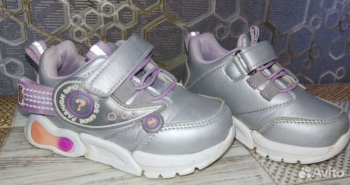 Кроссовки для девочки