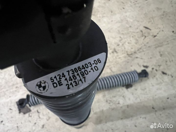 Амотризатор багажника BMW G30