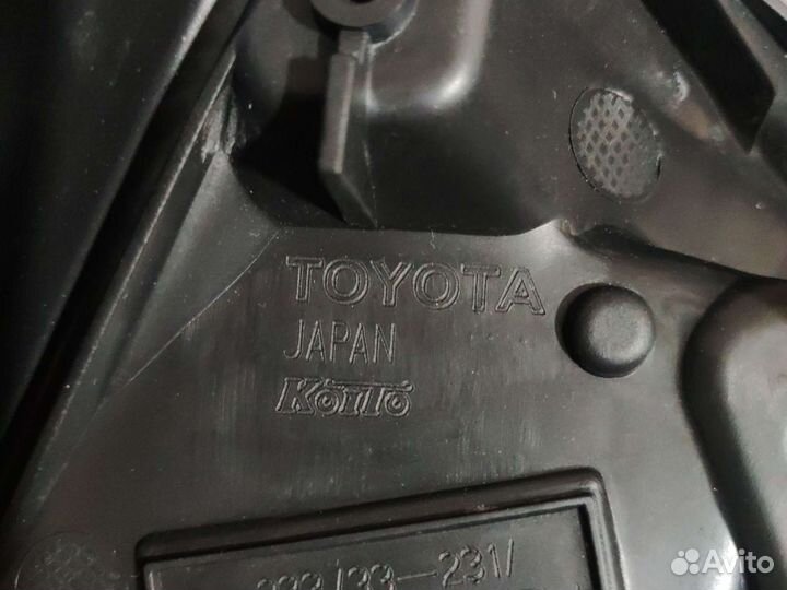 Фара на Тойота Камри V 70, правая (ориг)