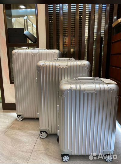 Чемодан rimowa L