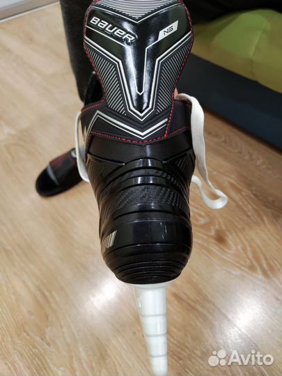 Хоккейные коньки bauer