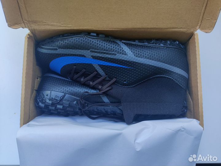 Футбольные бутсы