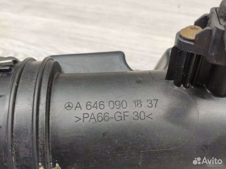 Патрубок интеркулера Mercedes Vito W639