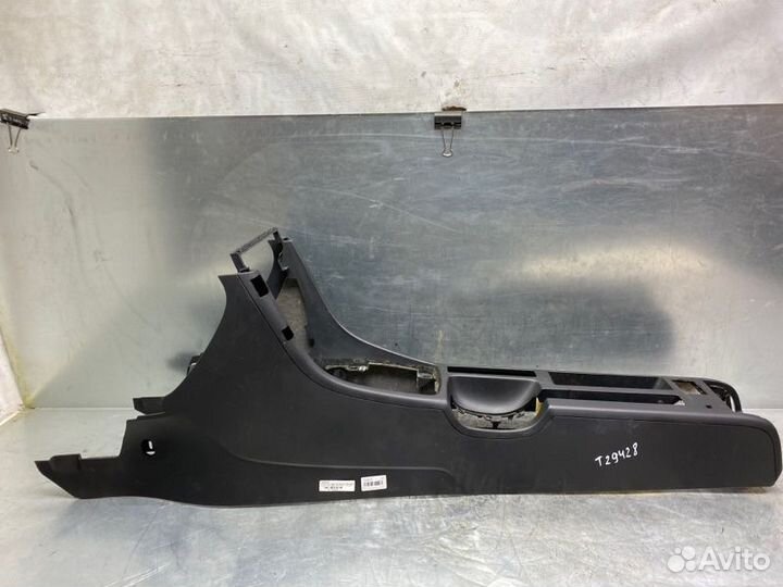 Консоль Audi A4 B7 2005-2007 седан 2.0 BRE 2007