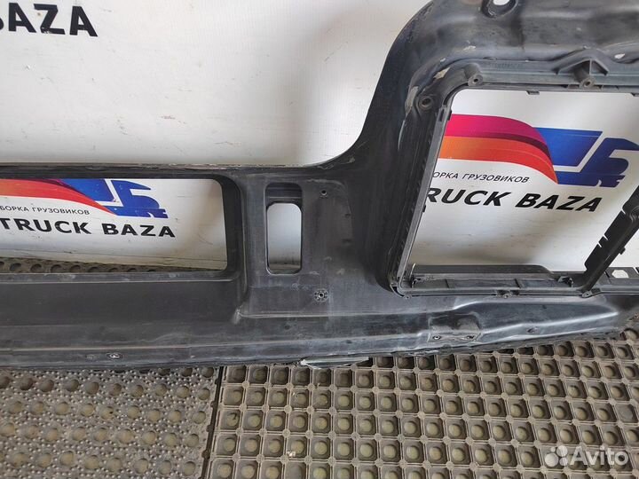 Передняя панель кабины