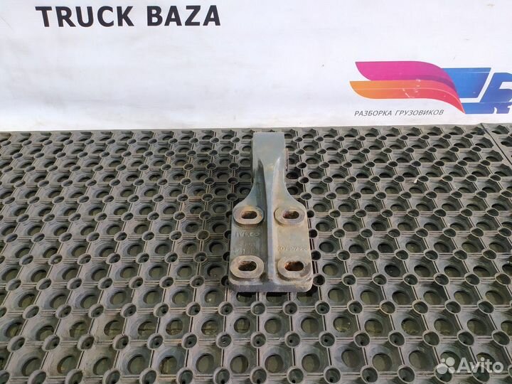 500357225 Кронштейн торсиона кабины левый