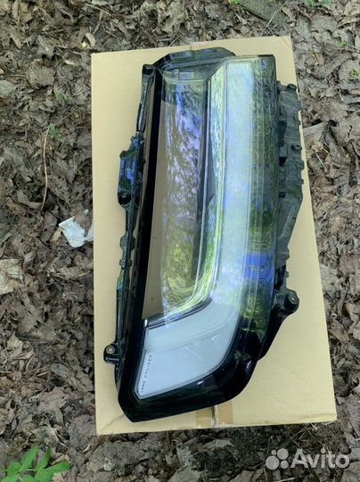 Правое стекло фары LC 300 Land Cruiser 300 2021г